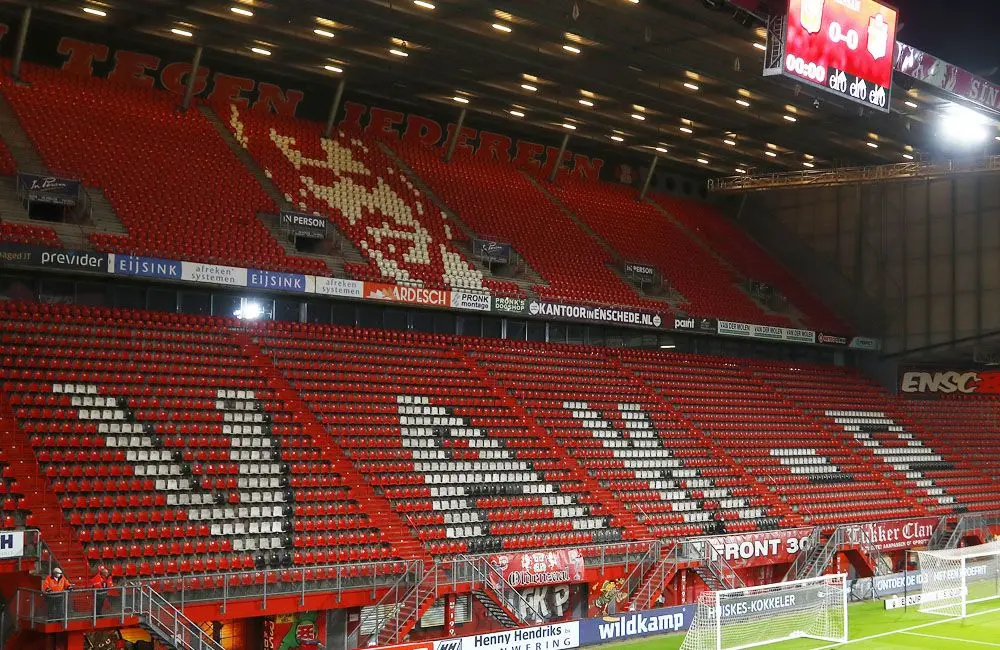 tribunes vak p supporters leeg stadion