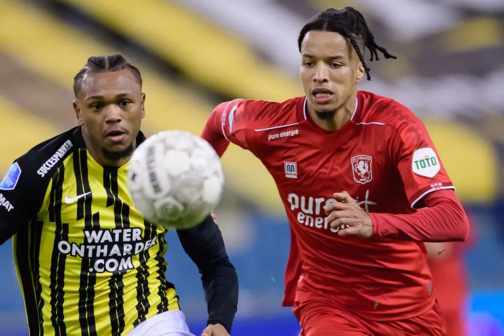 tyronne ebuehi vitesse twente gelredome 2020 2021
