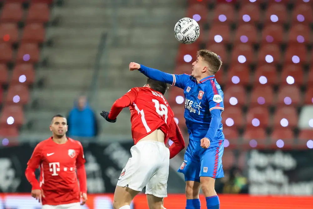 utrecht twente rode kaart sadilek 2021 2022