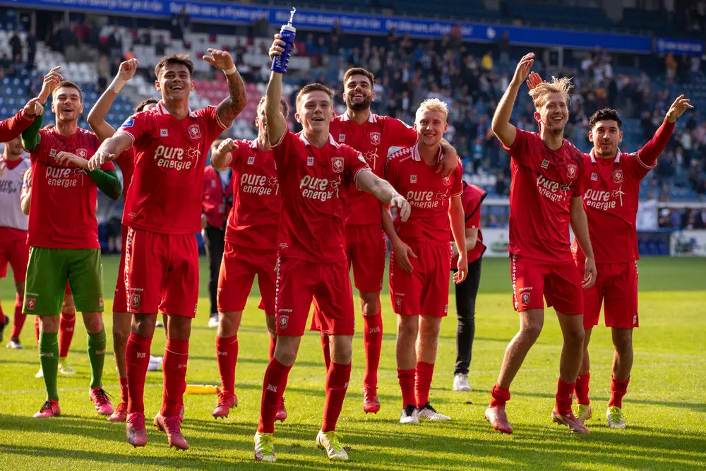 vieren feest overwinning heerenveen twente abe lenstra 2021 2022