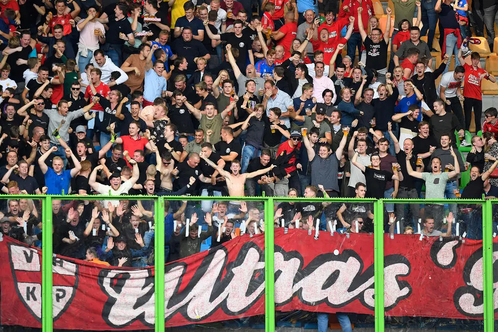 vitesse twente uitvak supporters ultras vak p gelredome 2021