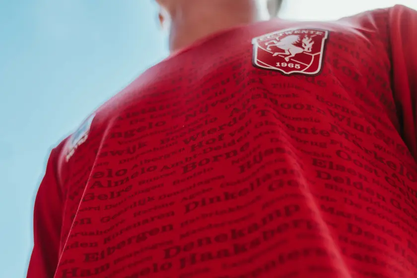 warming up shirt rood 2022