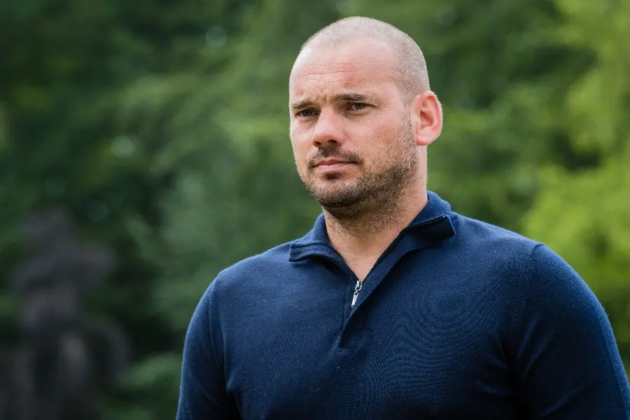 wesley sneijder serieus
