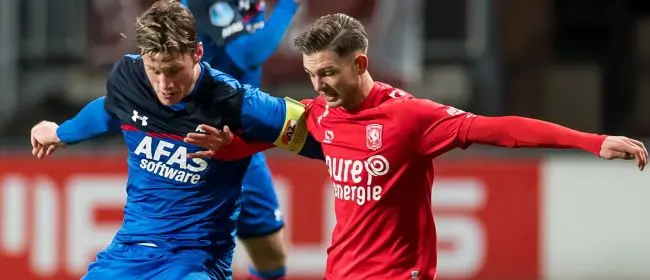 wout weghorst alexander laukart fc twente az 2018