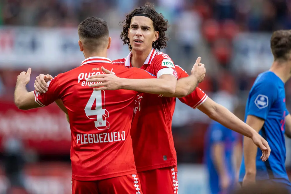 zerrouki pleguezuelo fc twente 2021 2022