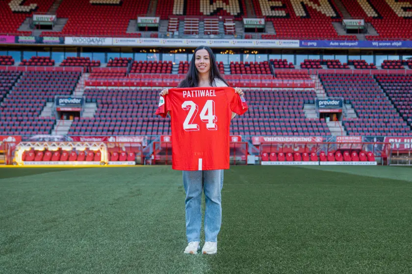 naomi pattiwael presentatie fc twente 2022
