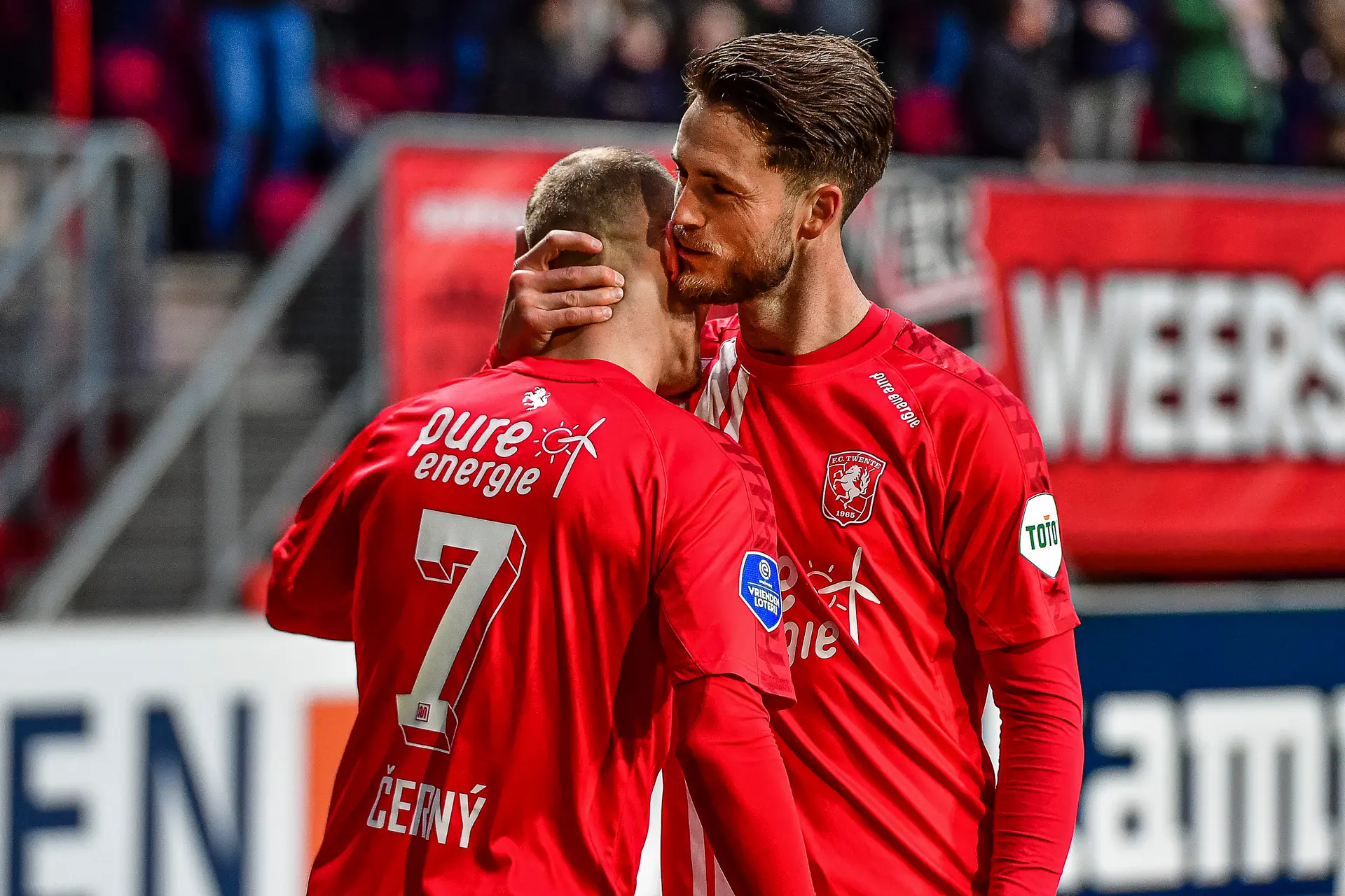 van wolswinkel cerny knuffel twente volendam enschede 2023