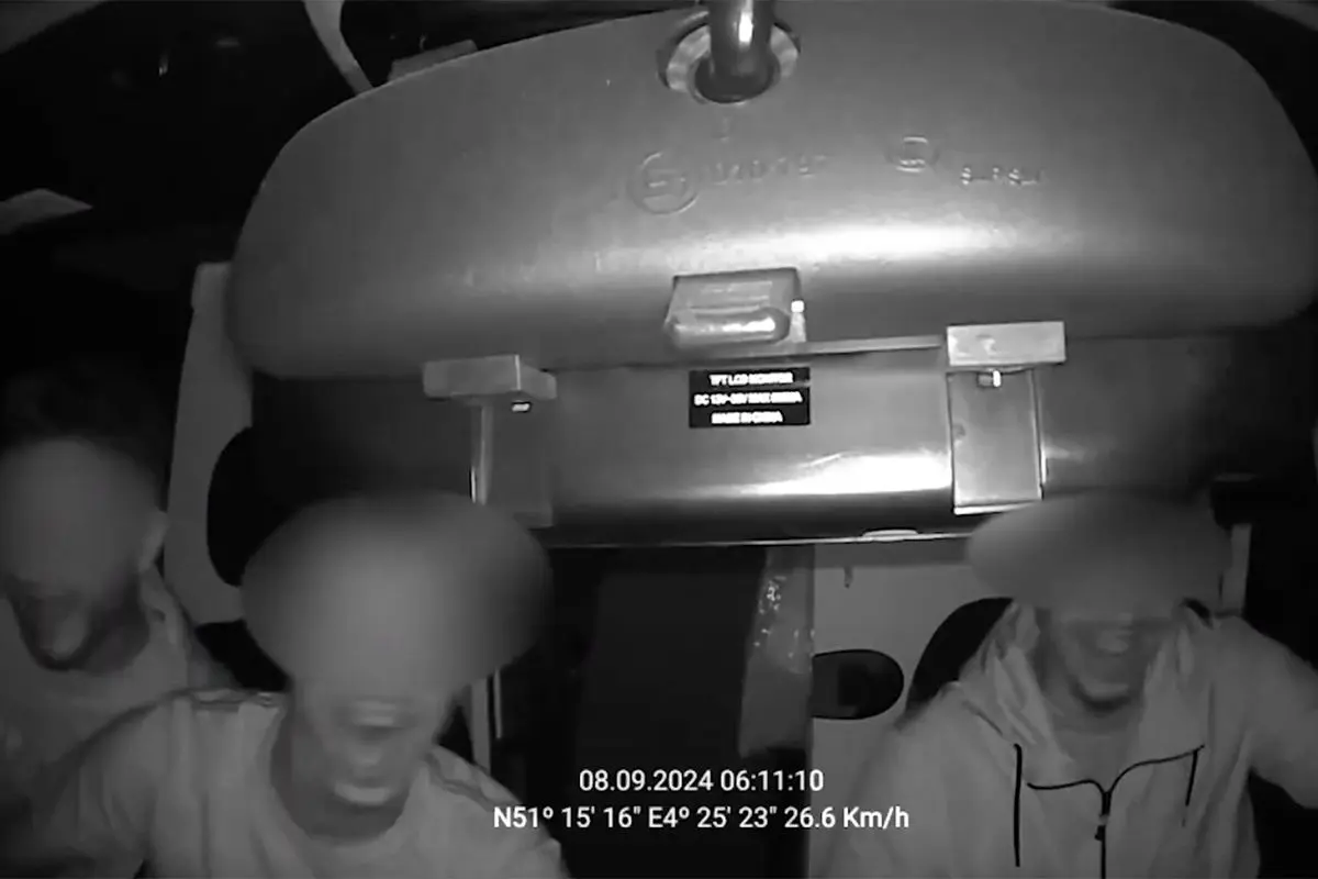Belgische jongeren stelen ambulance, terwijl patiënt zorg nodig heeft