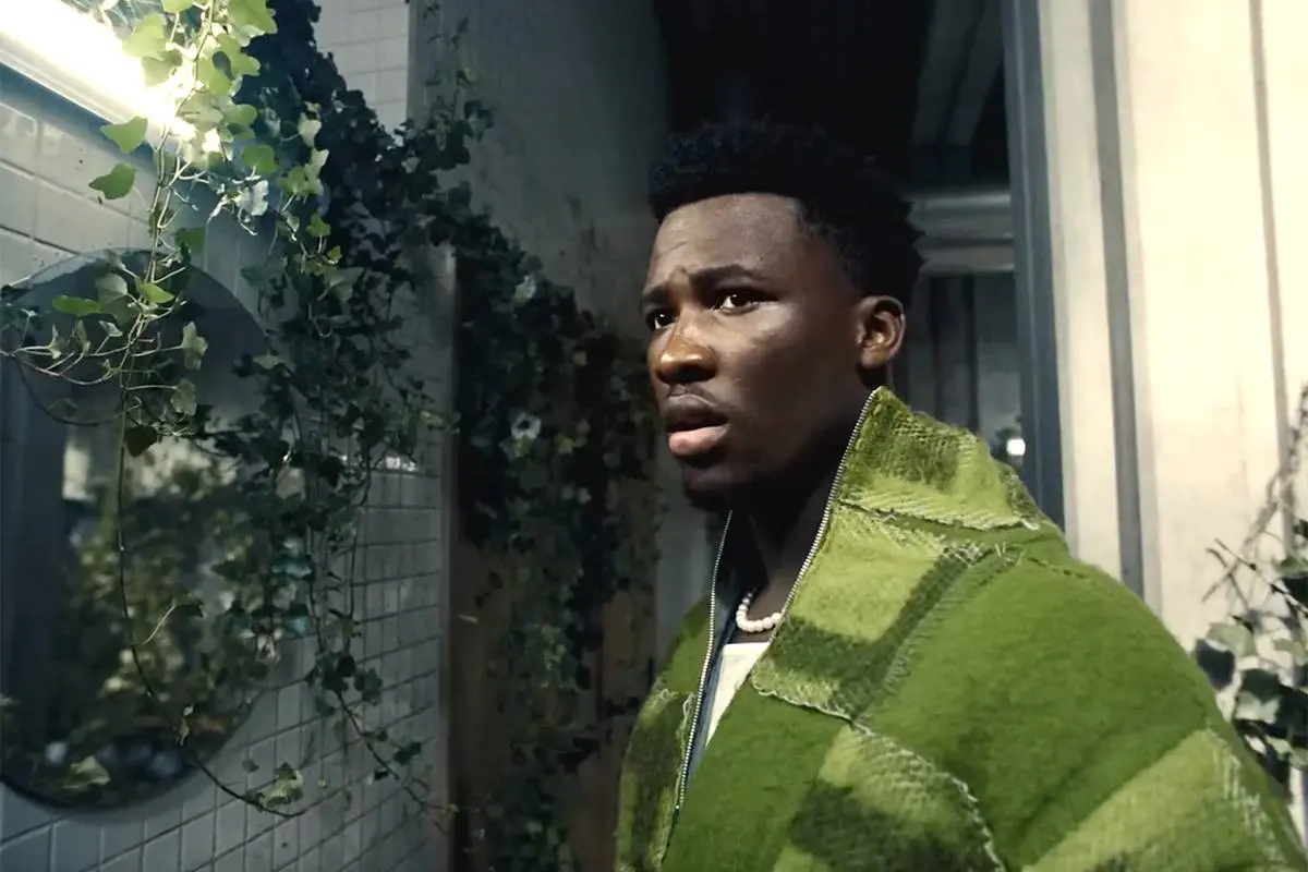 Dit is de officiële videoclip van het uitgelekte songfestivalnummer 'C'est La Vie' van Claude