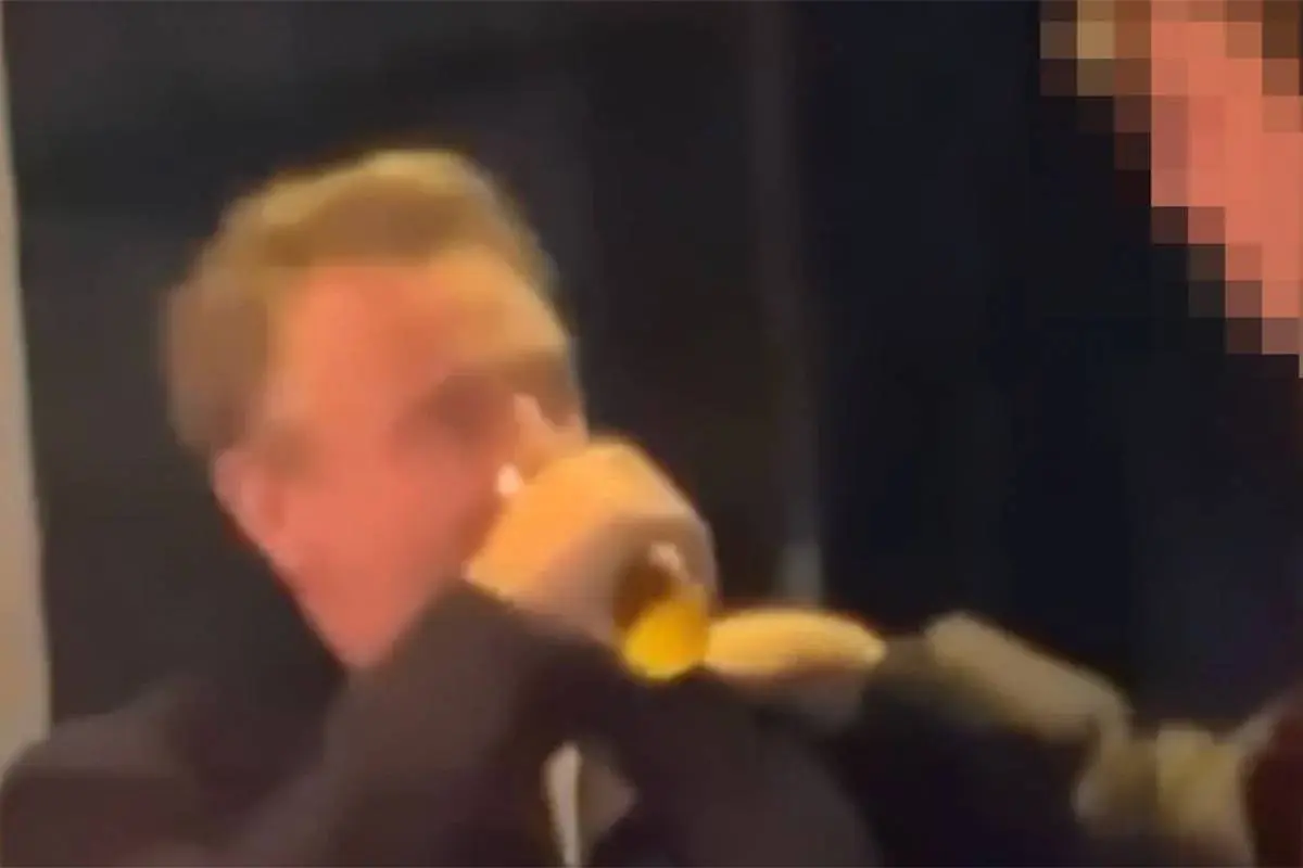 Tom Waes stomdronken achter het stuur: geen gordel om en 2,44 promille in zijn bloed