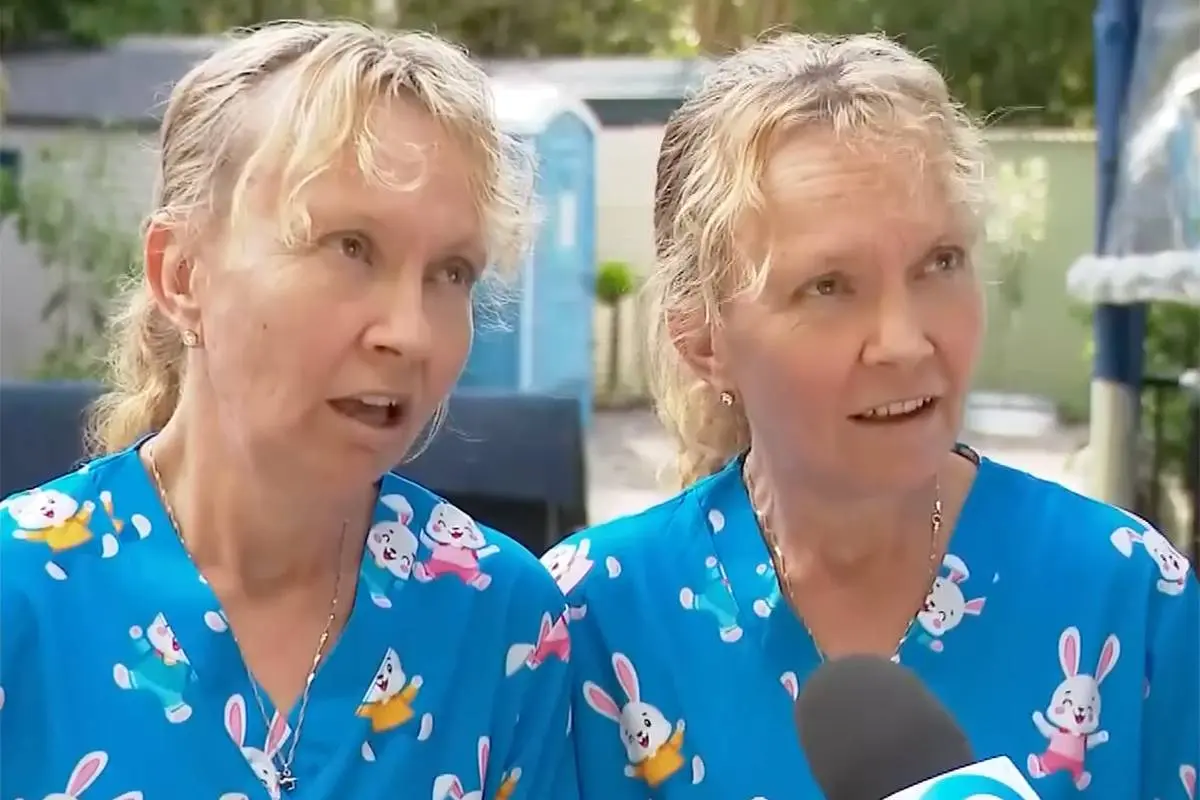 Tweeling in Australië praat altijd tegelijk