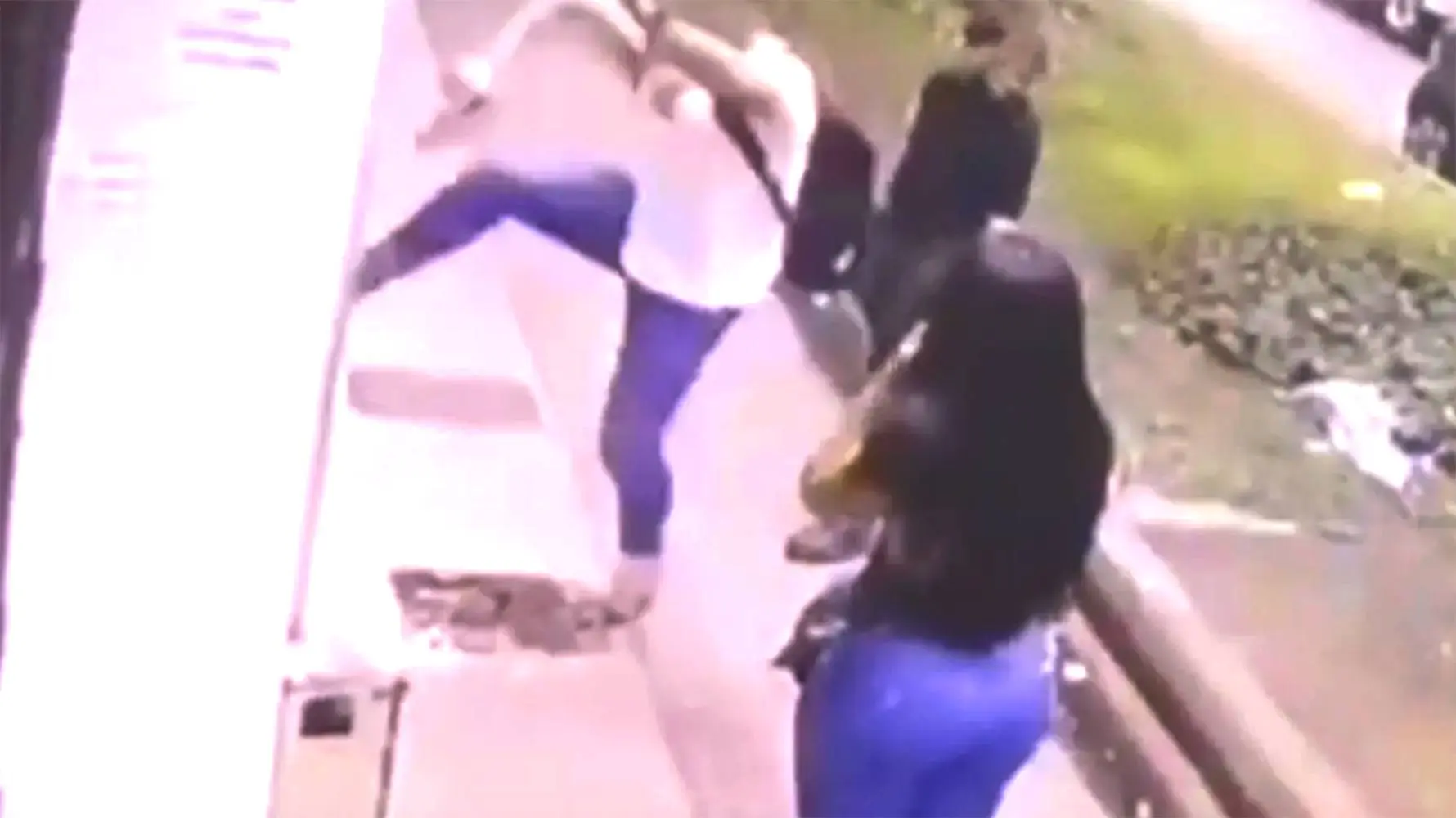19-jarige Duitse toerist gelokt door twee ‘hete dames’ in Medellín – eindigt 36 uur vastgebonden en afgeperst 😳
