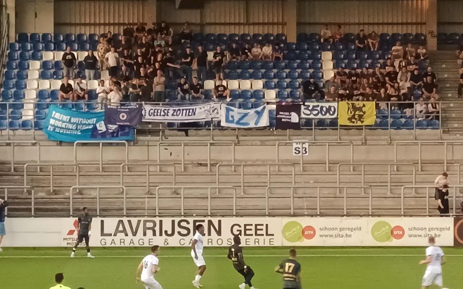 240814verbroederinggeelsportinghasseltsupporters