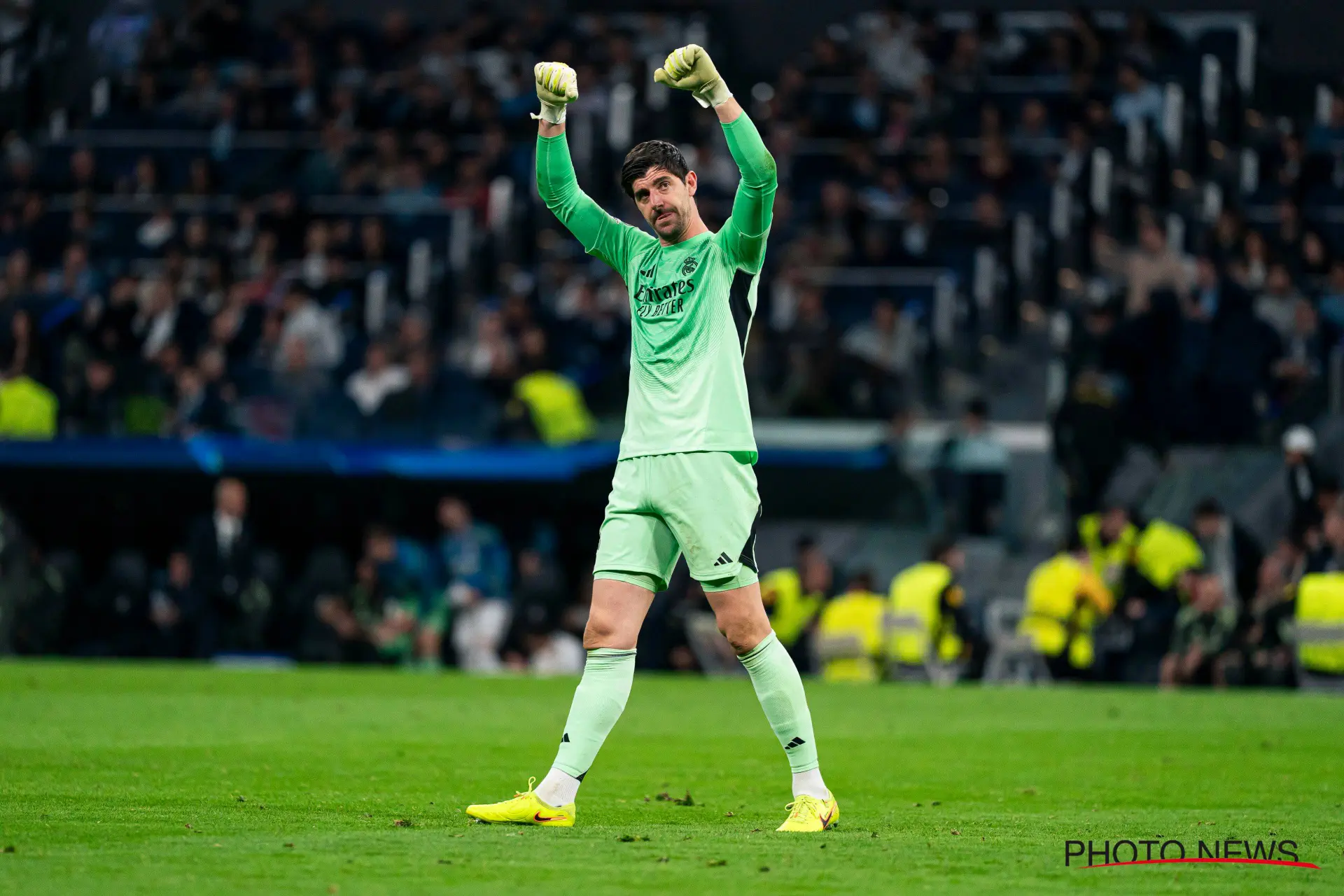 "Beste ter wereld, punt uit": Thibaut Courtois krijgt Spaanse sportkranten op de knieën