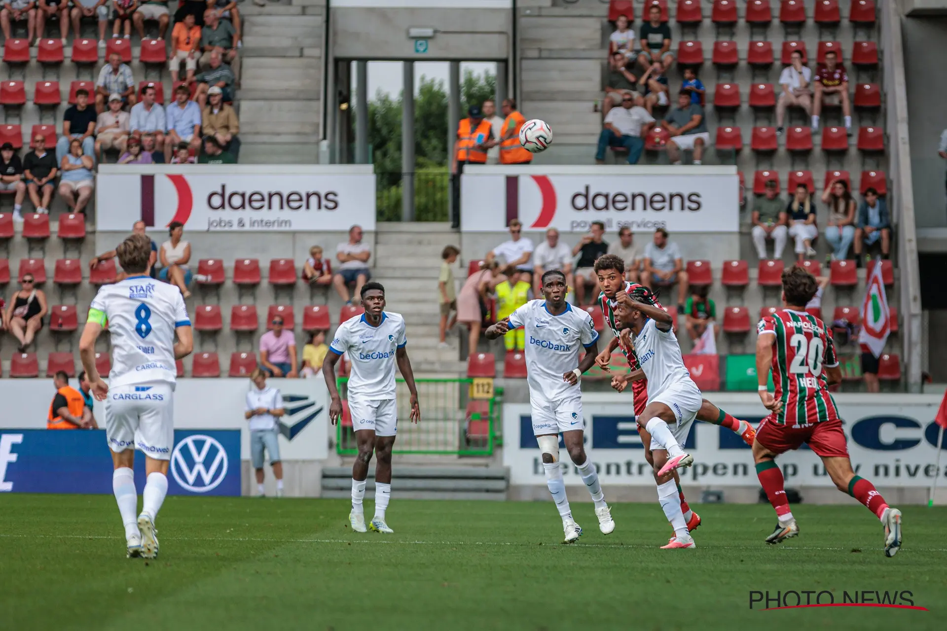 PHOTONEWS_11223102-011