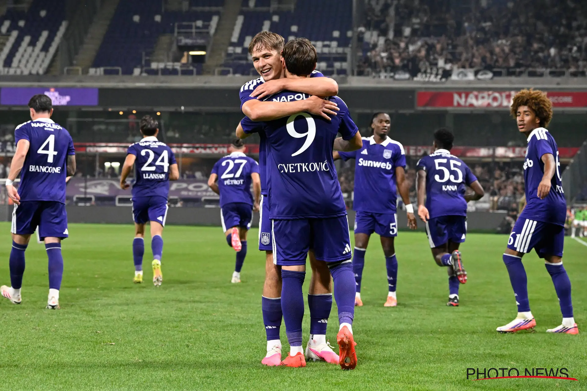 PHOTONEWS_11223536-085
