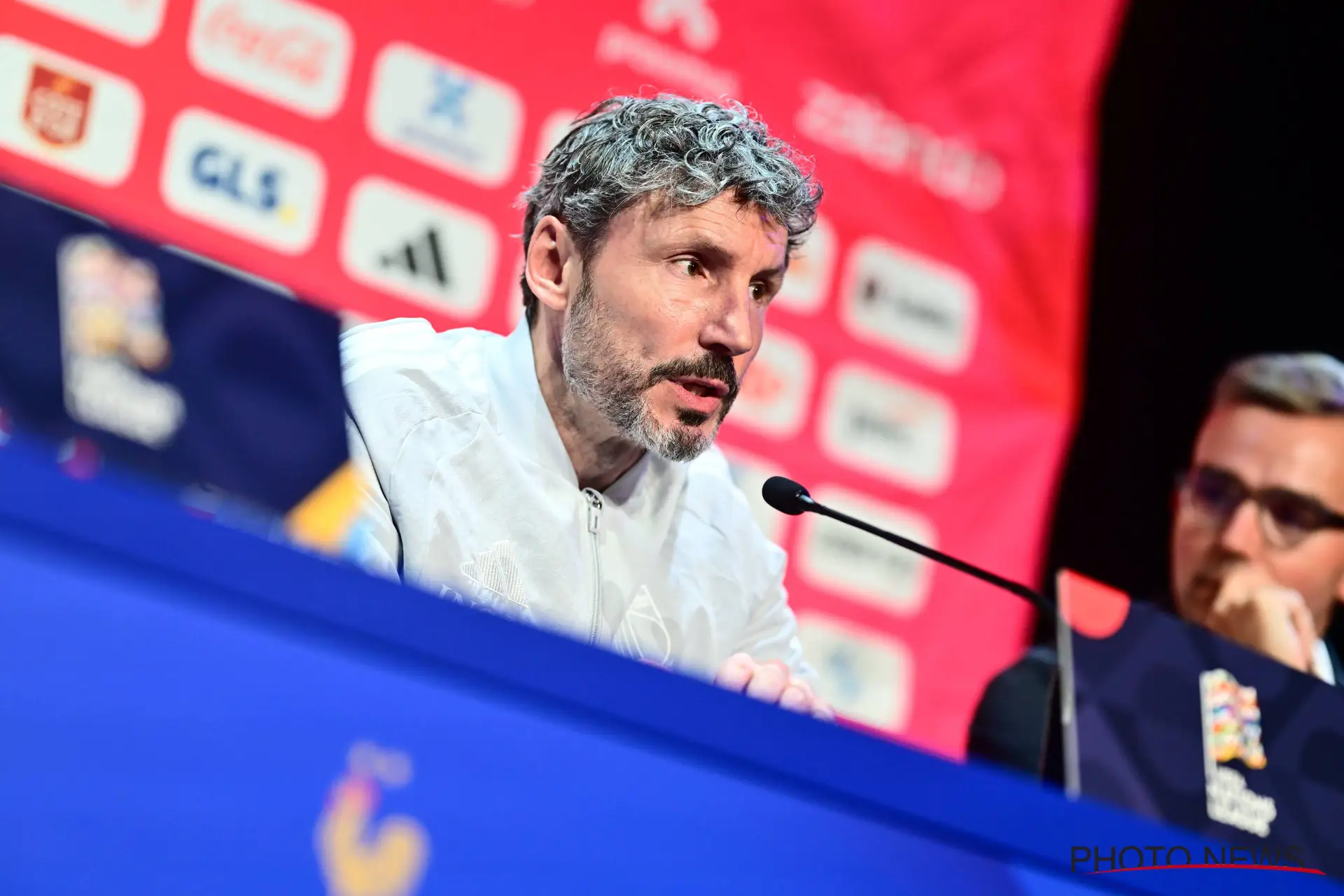 Van Bommel moet ingrijpen: 'Déze Rode Duivel uit de ploeg'
