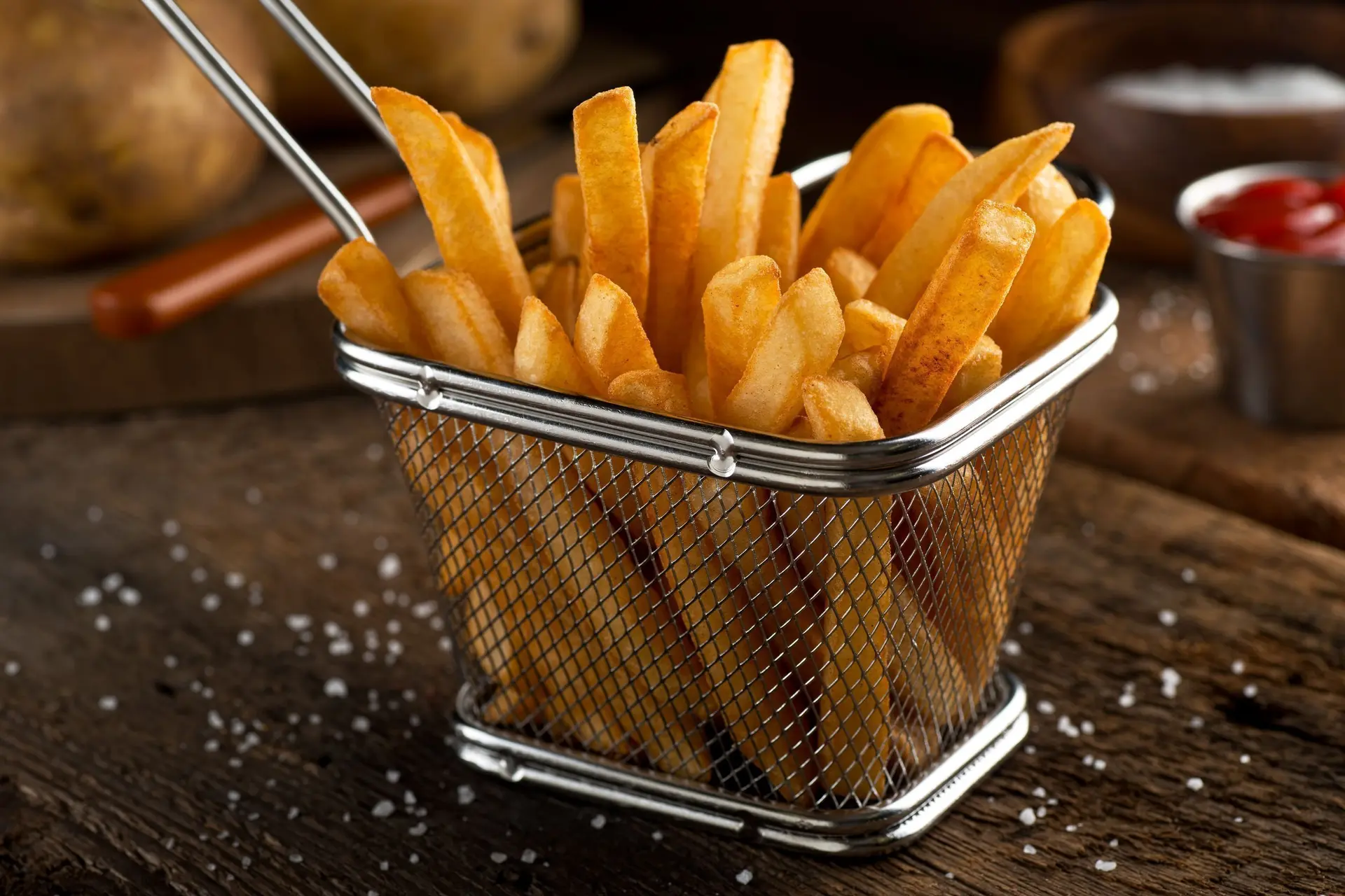 Patat bestaat 150 jaar, of is het nou friet?