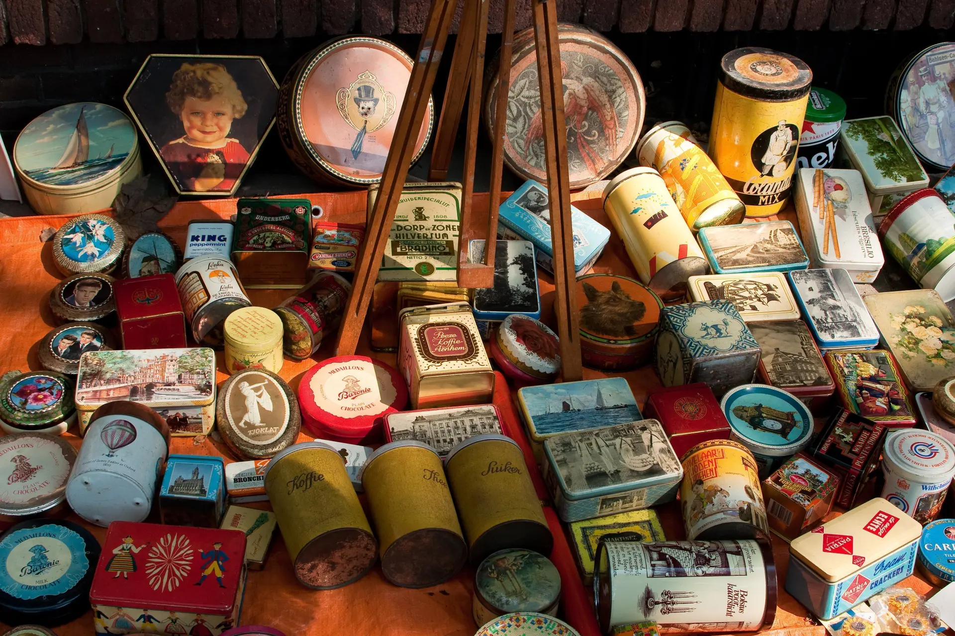 Zo sla jij je slag op de vrijmarkt: vind die ouderwetse parel tussen alle rommel op Koningsdag