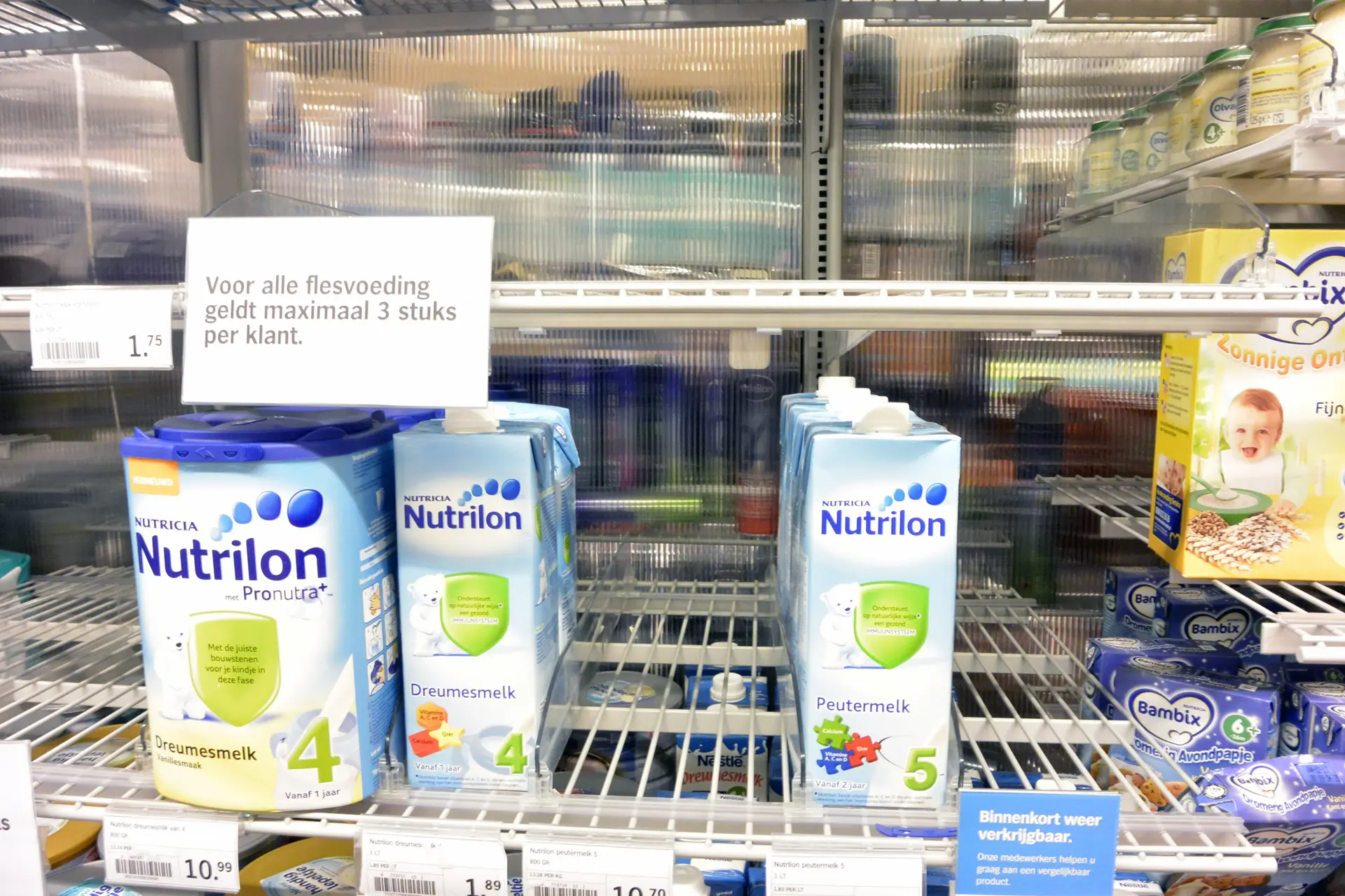 Waarom je melk niet in de koelkastdeur moet zetten