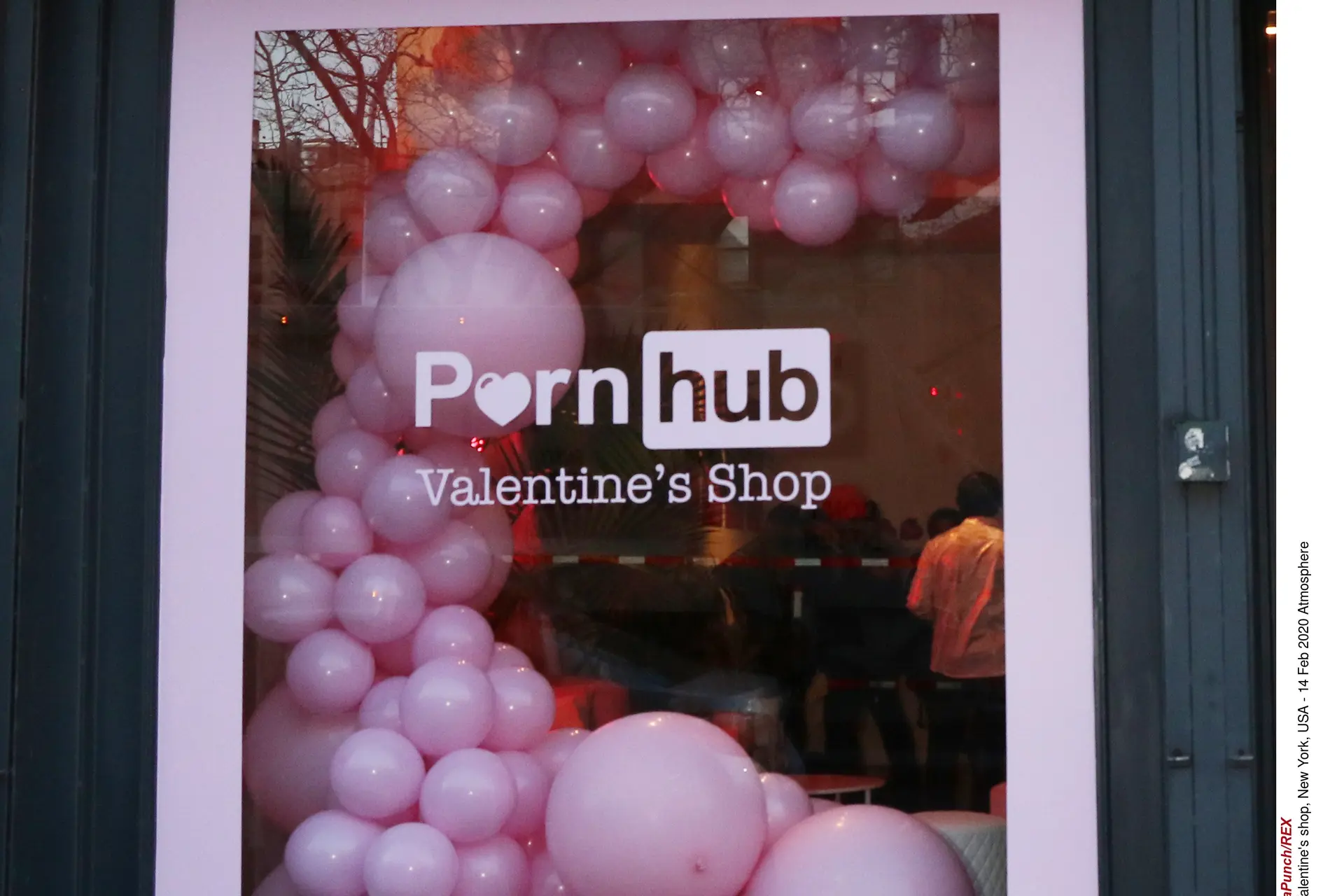 'Pornhub verspreidt video's van verkrachtingen en kinderporno'
