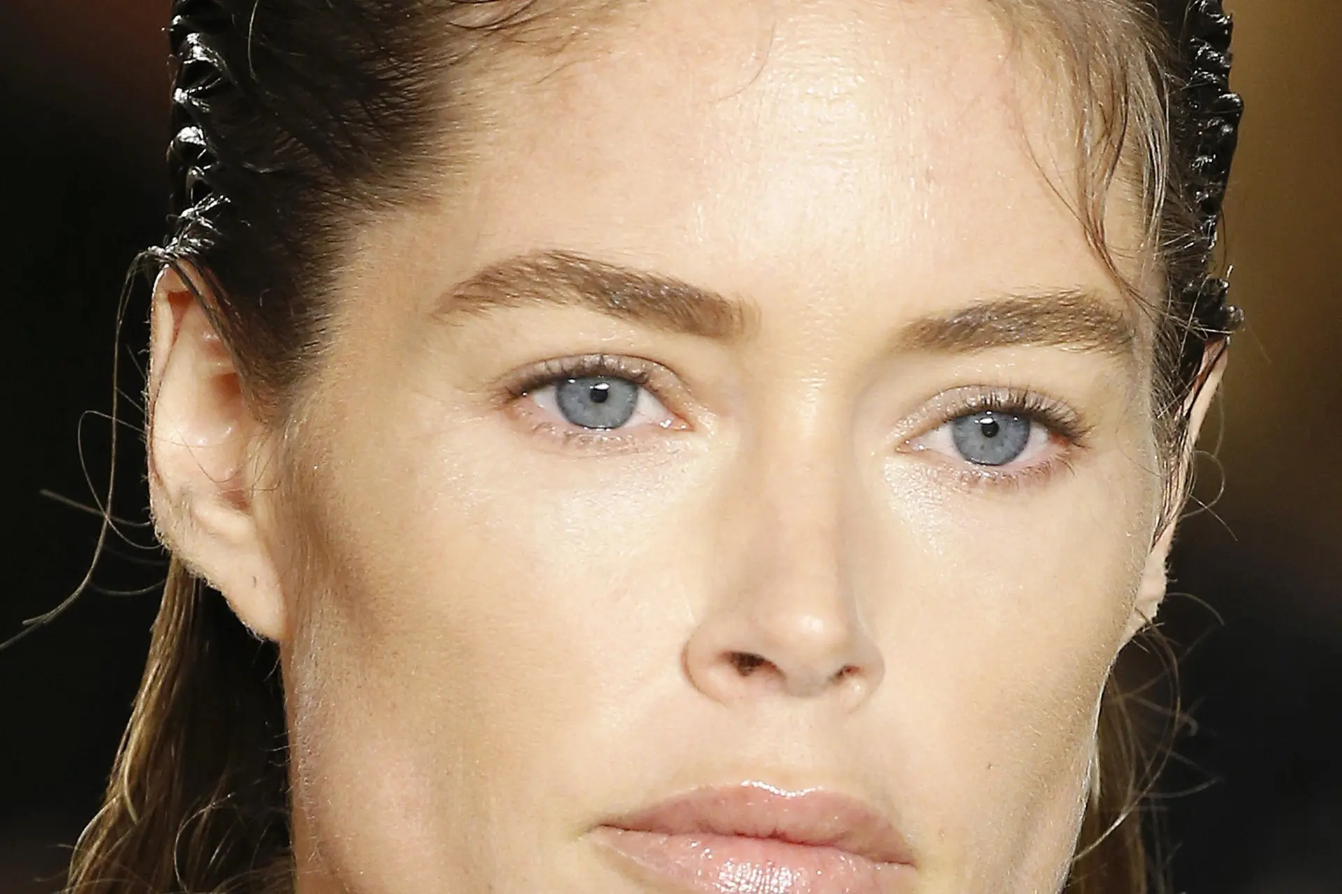 Doutzen Kroes vermoedt coronacomplot van Rutte, bedrijven en de media