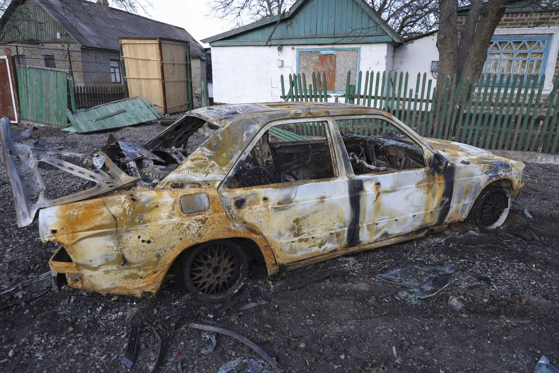 De nachtmerrie van de Donbass: Russische tanks schieten woonwijken kapot