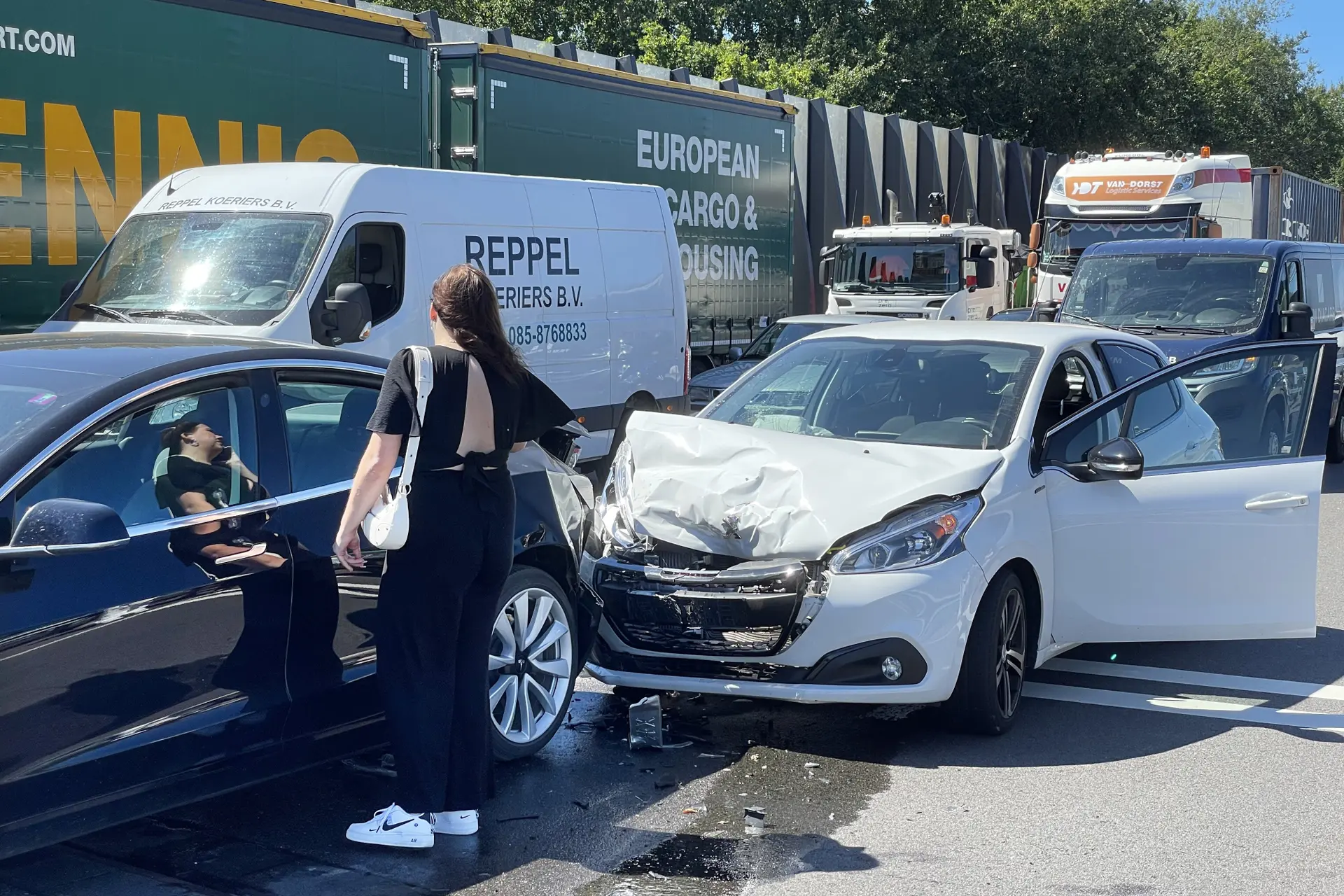 Dit is waarom files langer worden door elektrische auto's