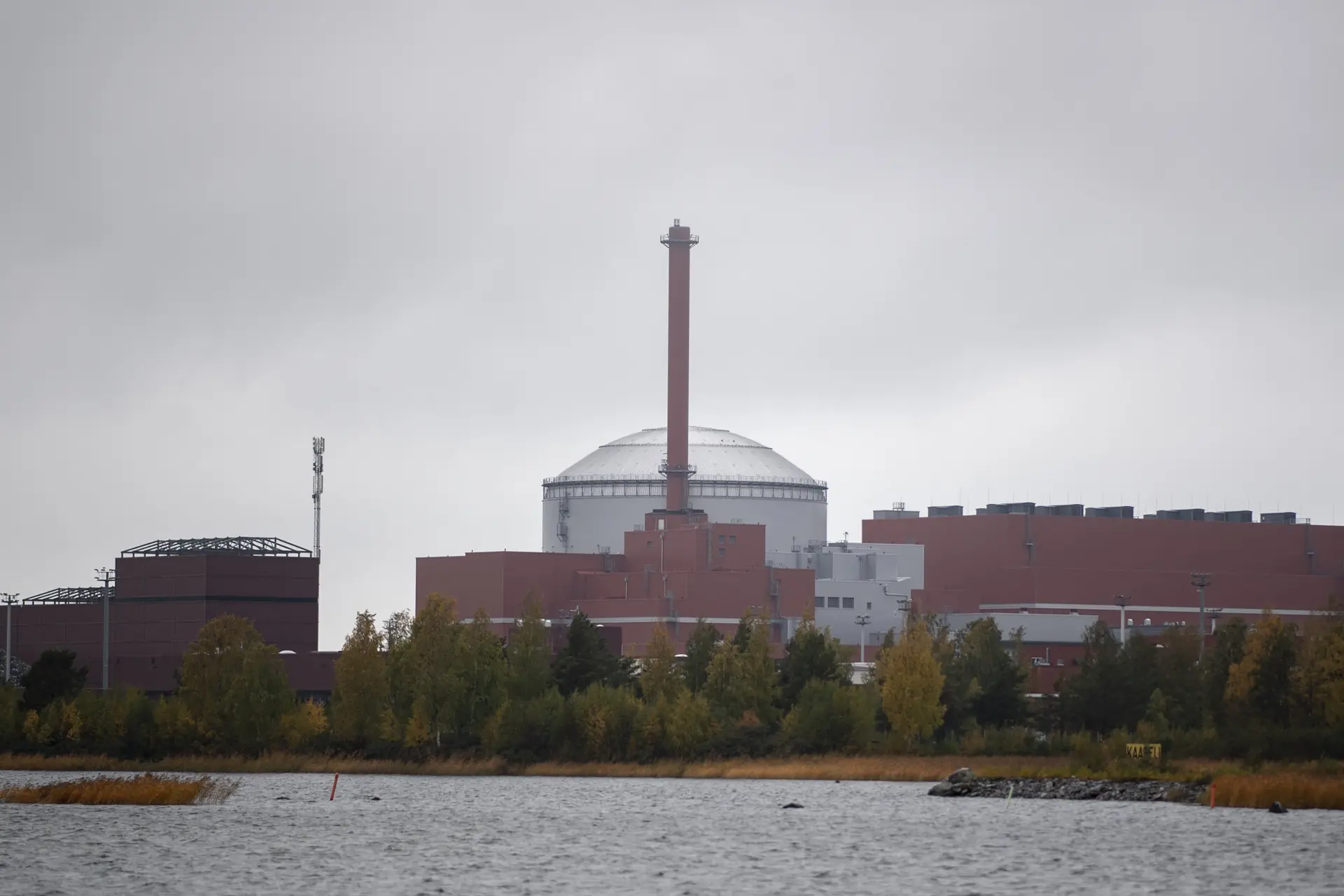 Duitsland stopt met kernenergie, terwijl Finland grootste kernreactor van Europa aanzet