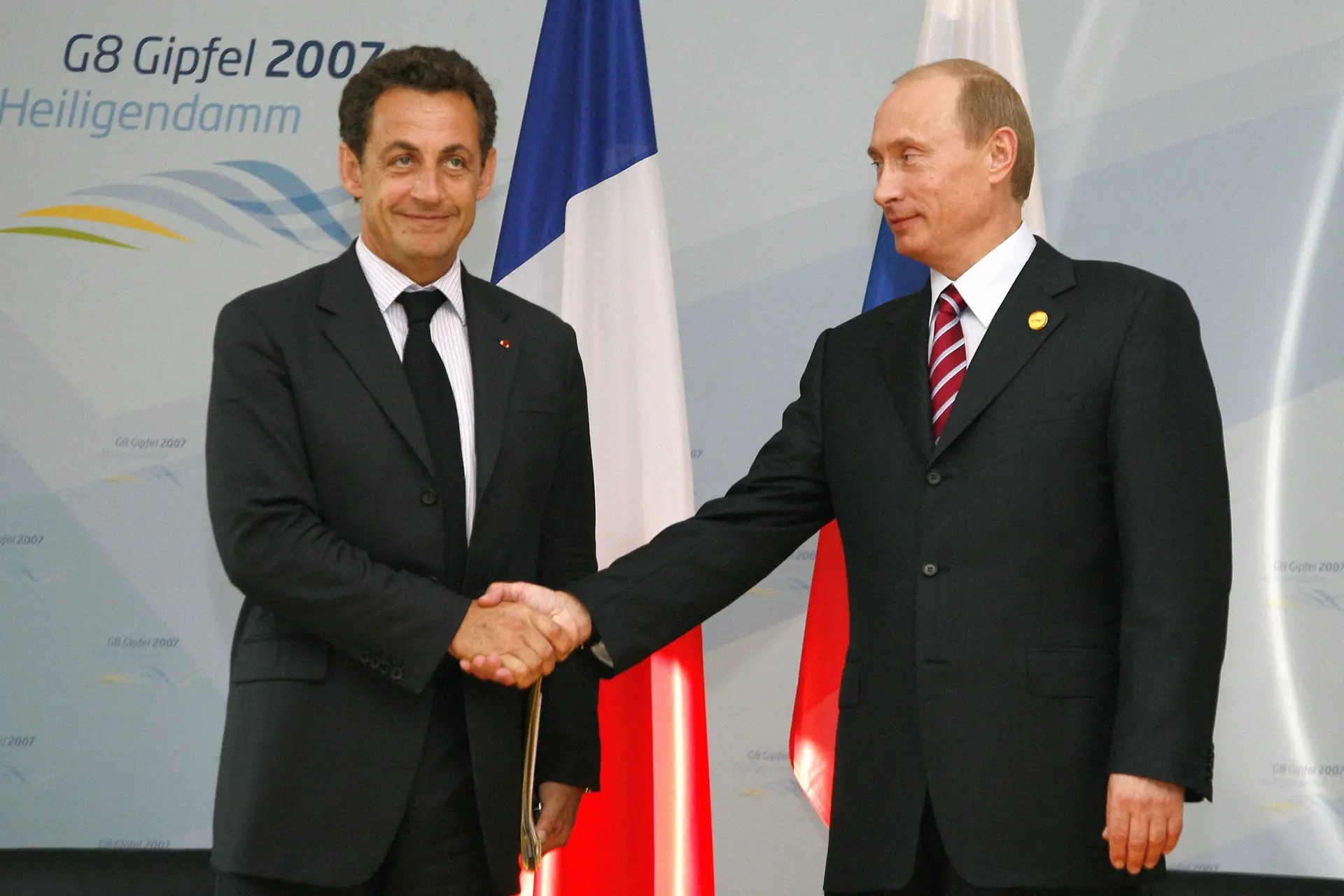 'Krankzinnige' uitspraken Sarkozy over Oekraïne: 'Hij lijkt een Russische influencer'