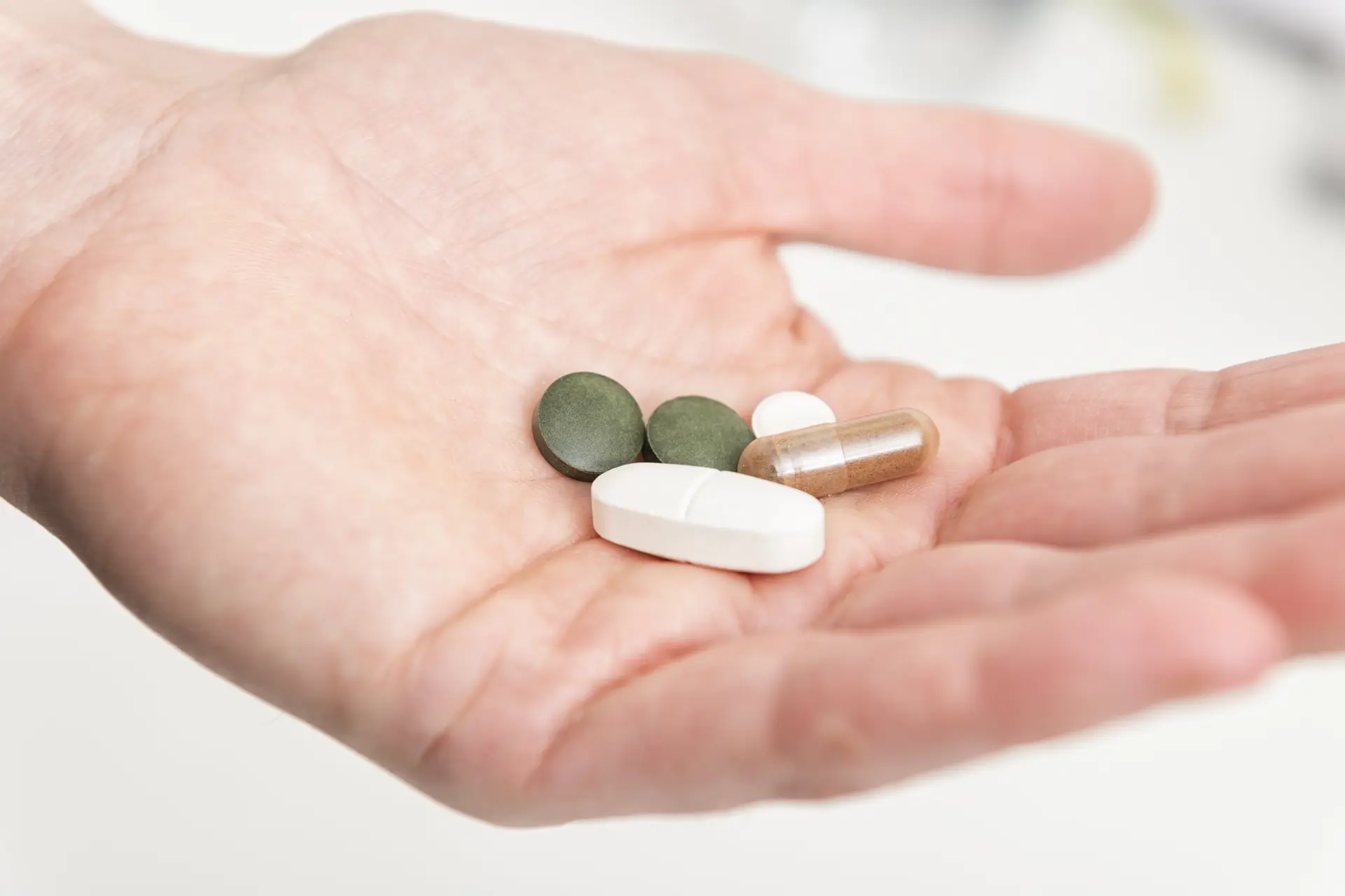 Voedingssupplementen veroorzaken vaker leverschade: "Ingrediëntenlijst klopt niet"