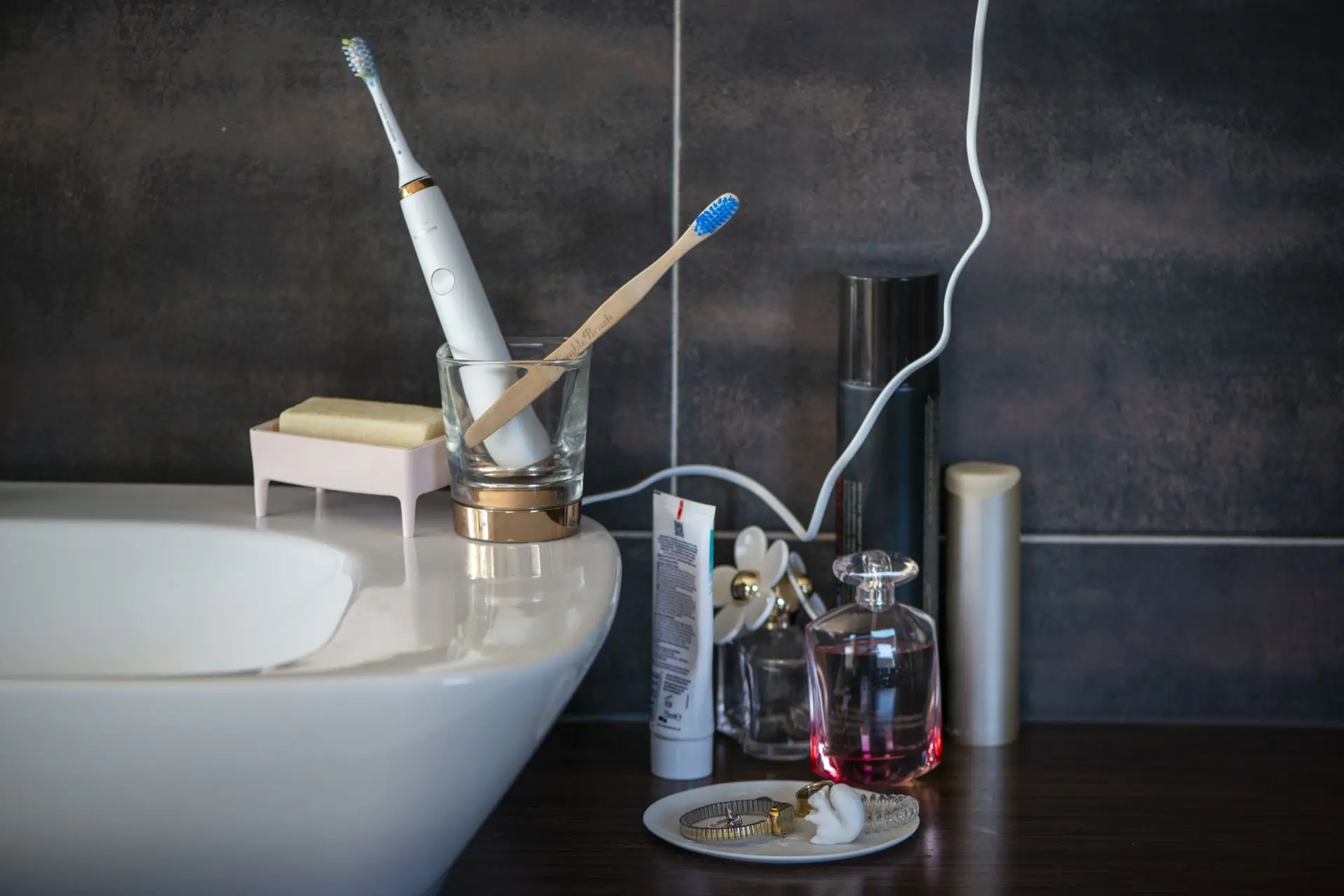 Deze vijf dingen moet je echt niet in de badkamer bewaren (maar dat doe je waarschijnlijk wel)