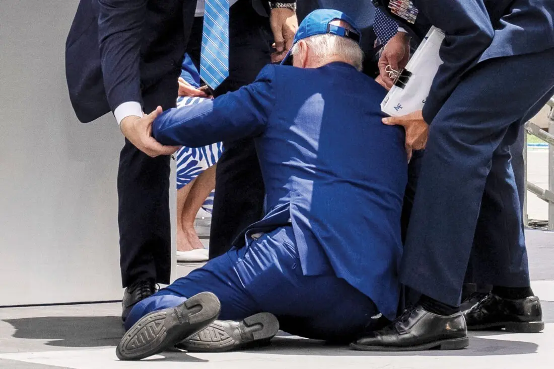 Joe Biden (80) struikelt en brabbelt steeds vaker
