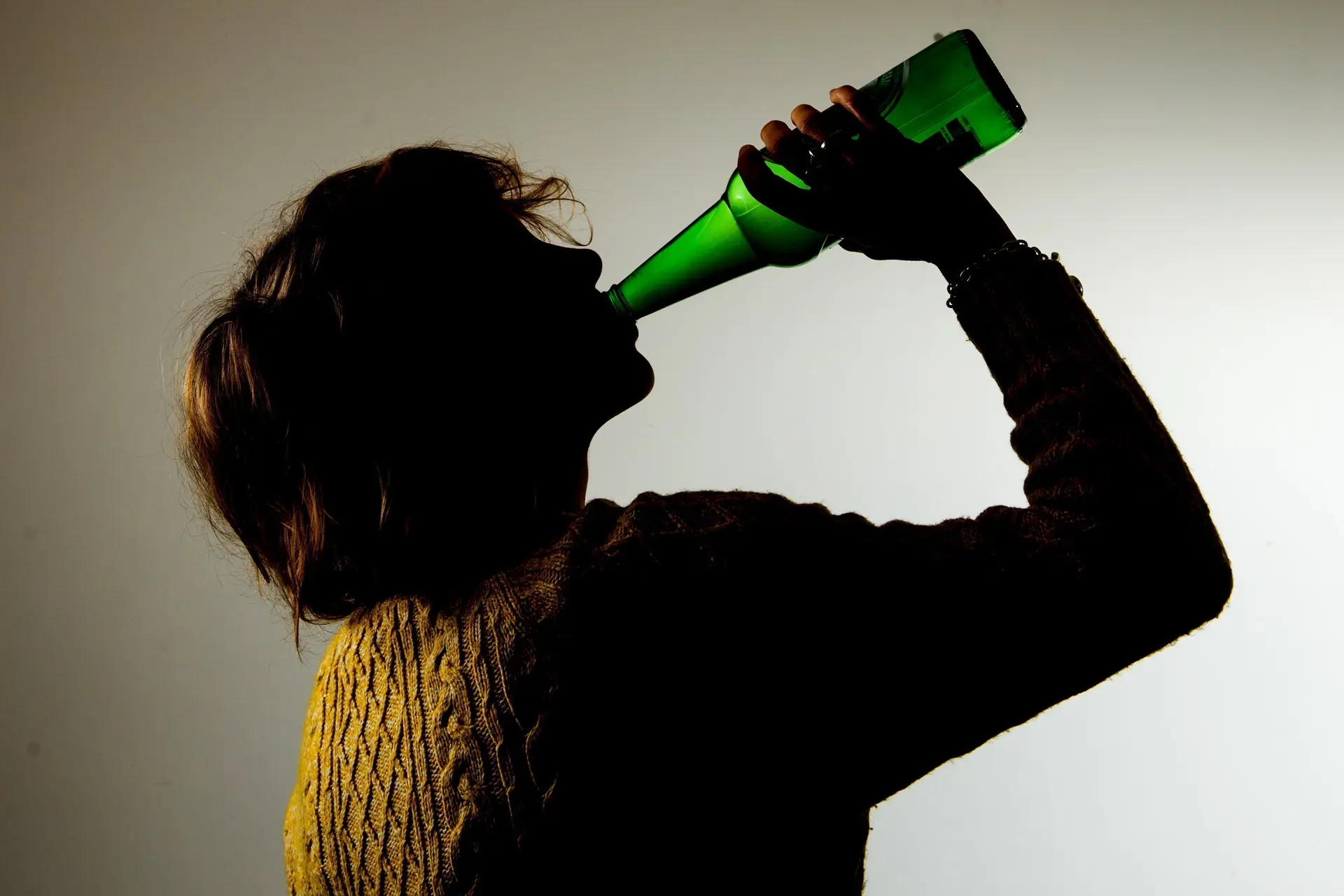 Onderzoek: vrouwen die drinken hebben meer last van menstruatie