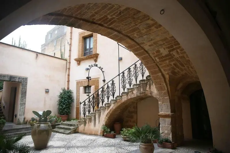 Deze mensen kochten voor een euro een huis op Sicilië. Hoe is het nu met hen?