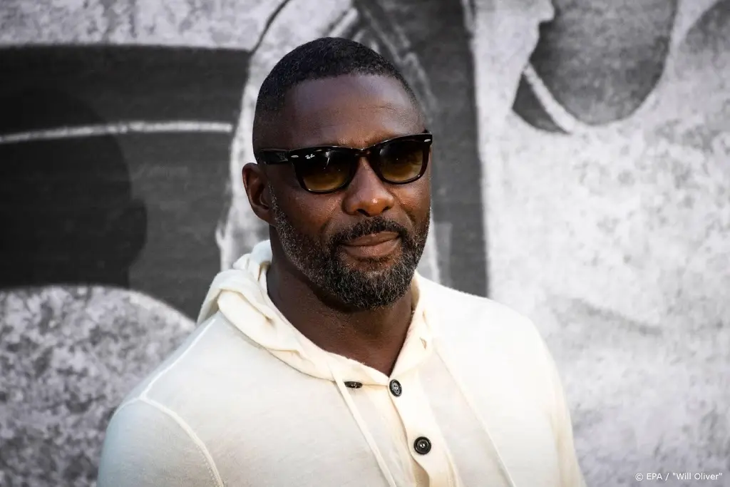 Idris Elba wil stoppen met social media: het maakt me depressief