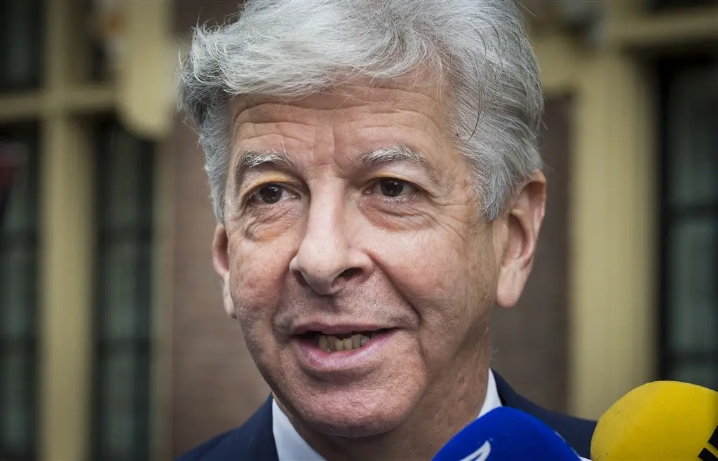 Ronald Plasterk, de eerste premier die al weg is voor hij benoemd was