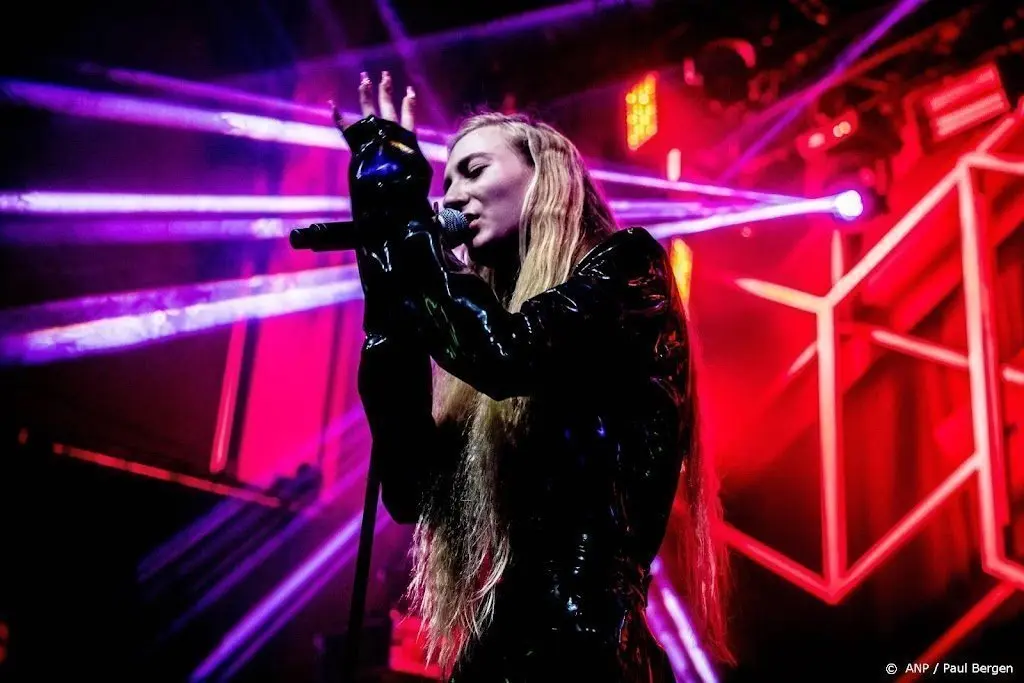 S10 'ontploft van geluk' door deelname Eurovisie Songfestival