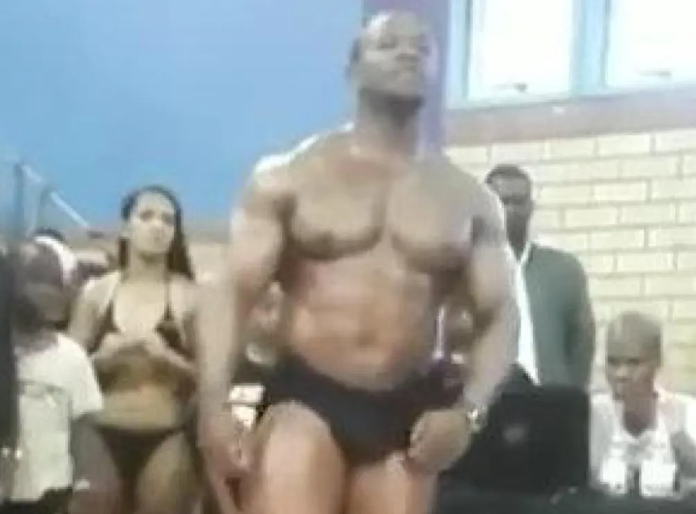 Bodybuilding kampioen sterft door achterwaartse salto
