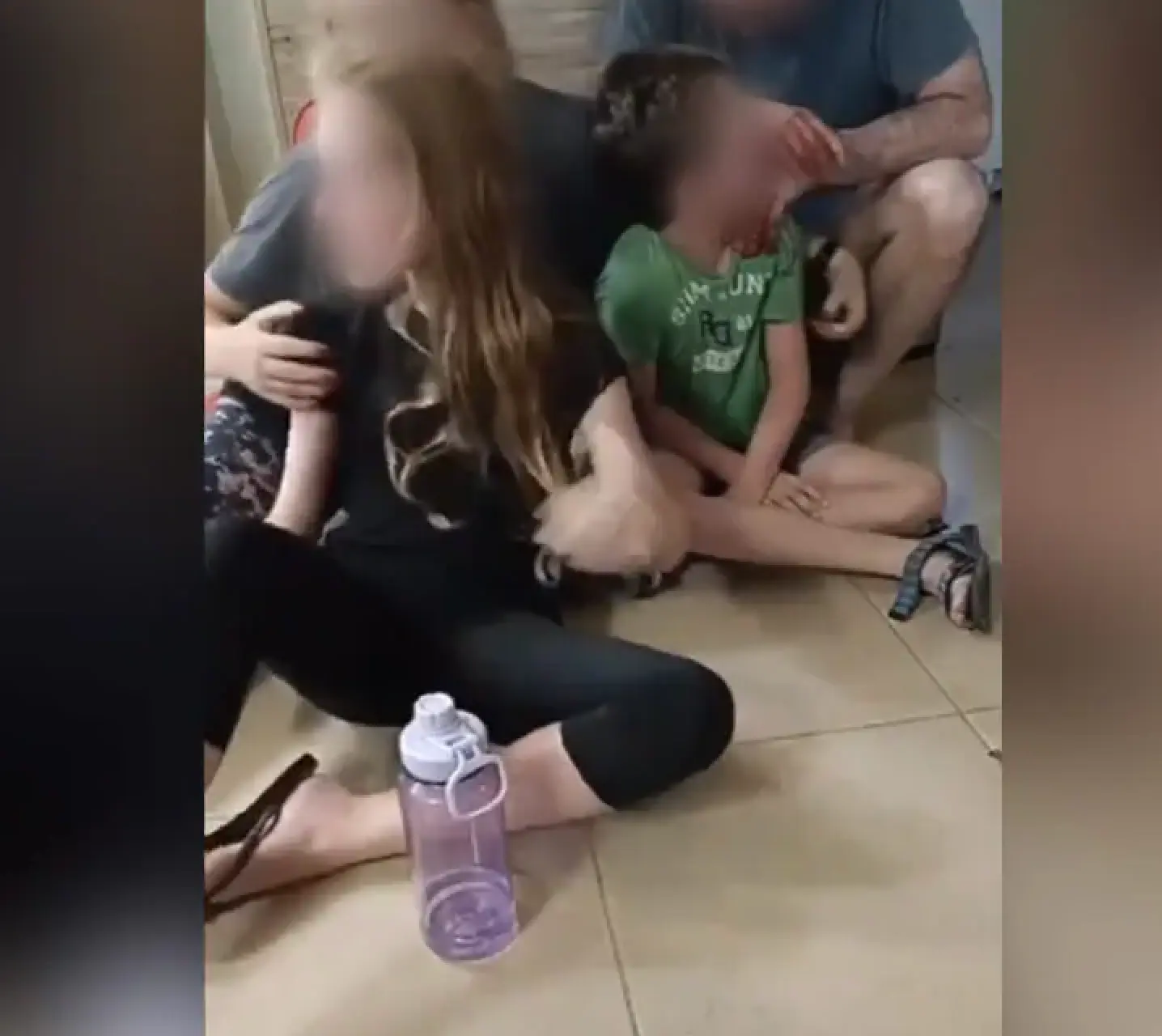 Video: Israëlisch echtpaar, 2 kinderen gegijzeld, dochter "geëxecuteerd"