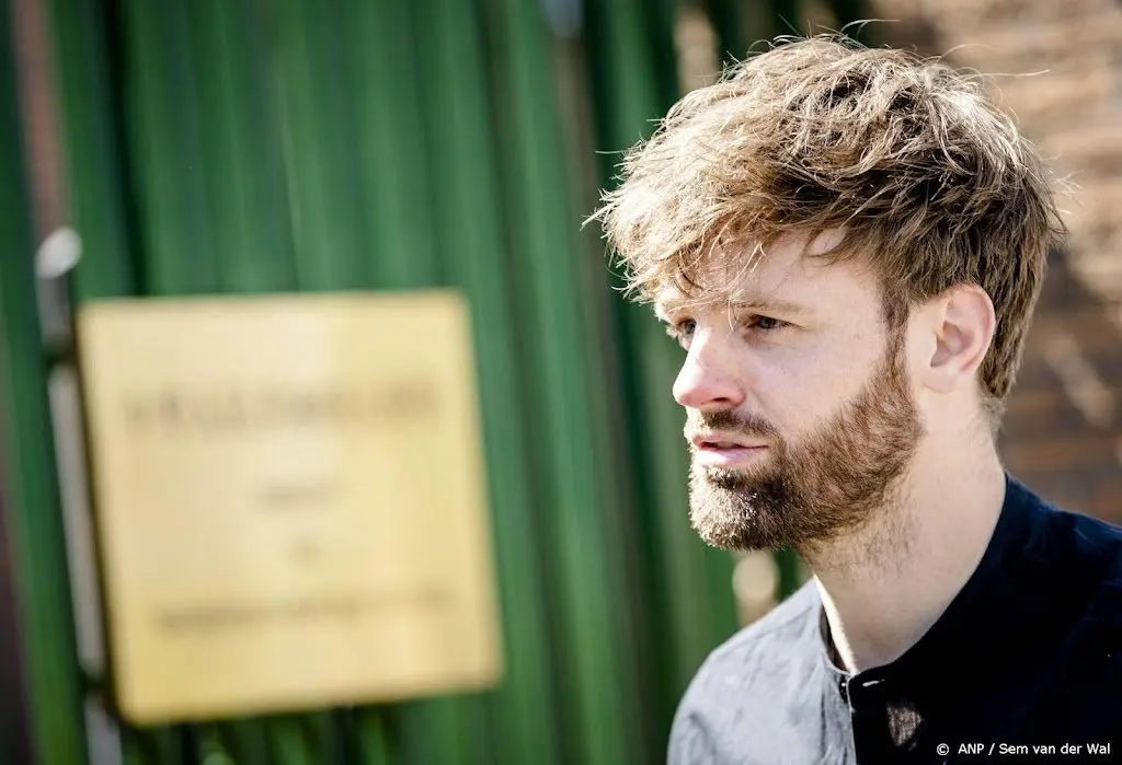 Tim Hofman zou vaker een rok willen dragen