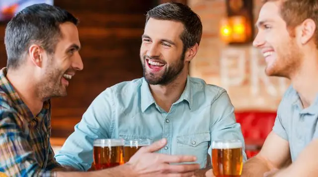 Wat als je partner een hekel heeft aan je vrienden?