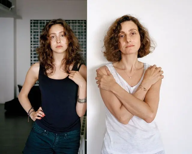 Deze prachtige foto's laten de gecompliceerde relatie zien tussen moeders en dochters