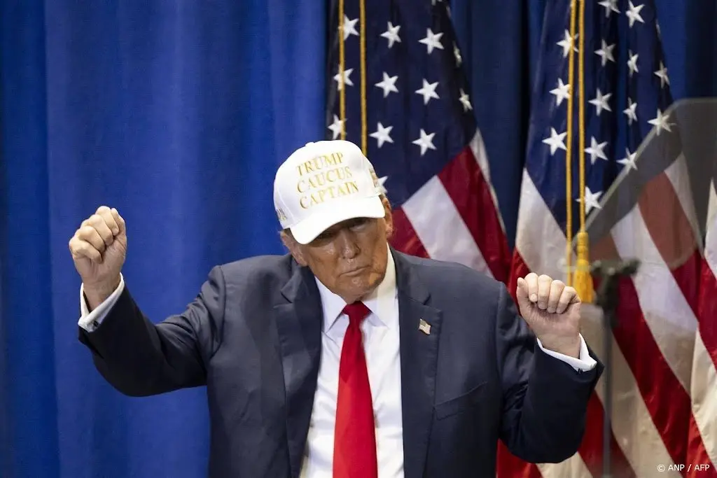"Trump is een kwaadaardige narcist en sadist met een onverzadigbare machtswellust die er plezier in schept anderen te laten kronkelen."