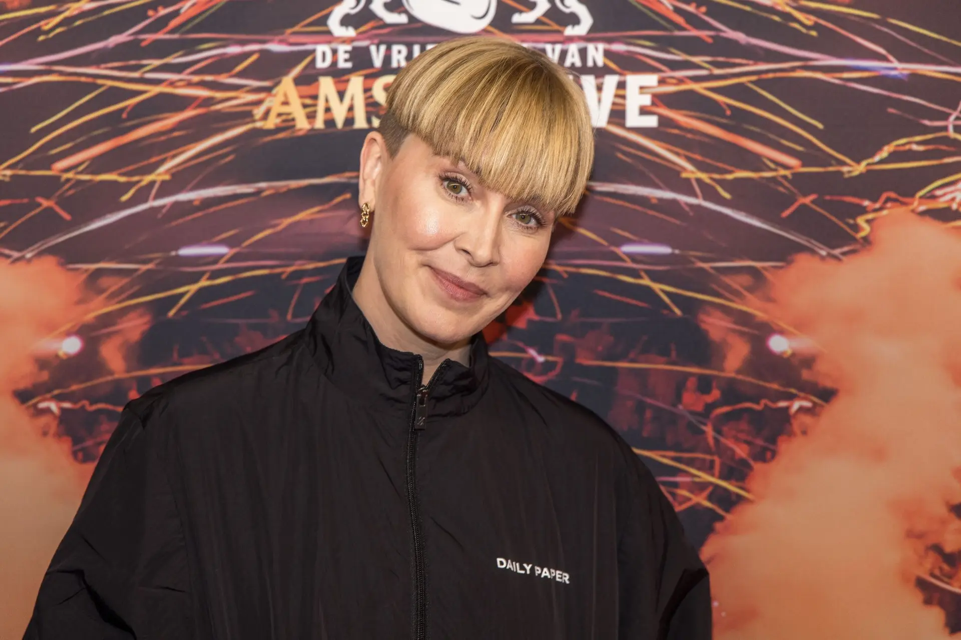 Kritiek op smerige foto van Anouk met 'transfoob' bijschrift