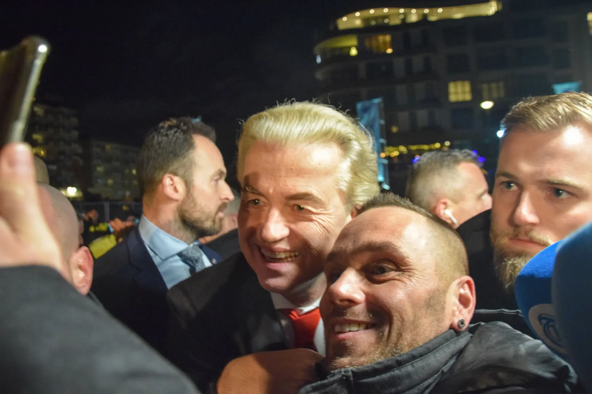 Wilders in 2018 op Russische staats-tv: “Ik juich Poetin en Trump toe. Ze zijn onbaatzuchtig; dienen het belang van het volk