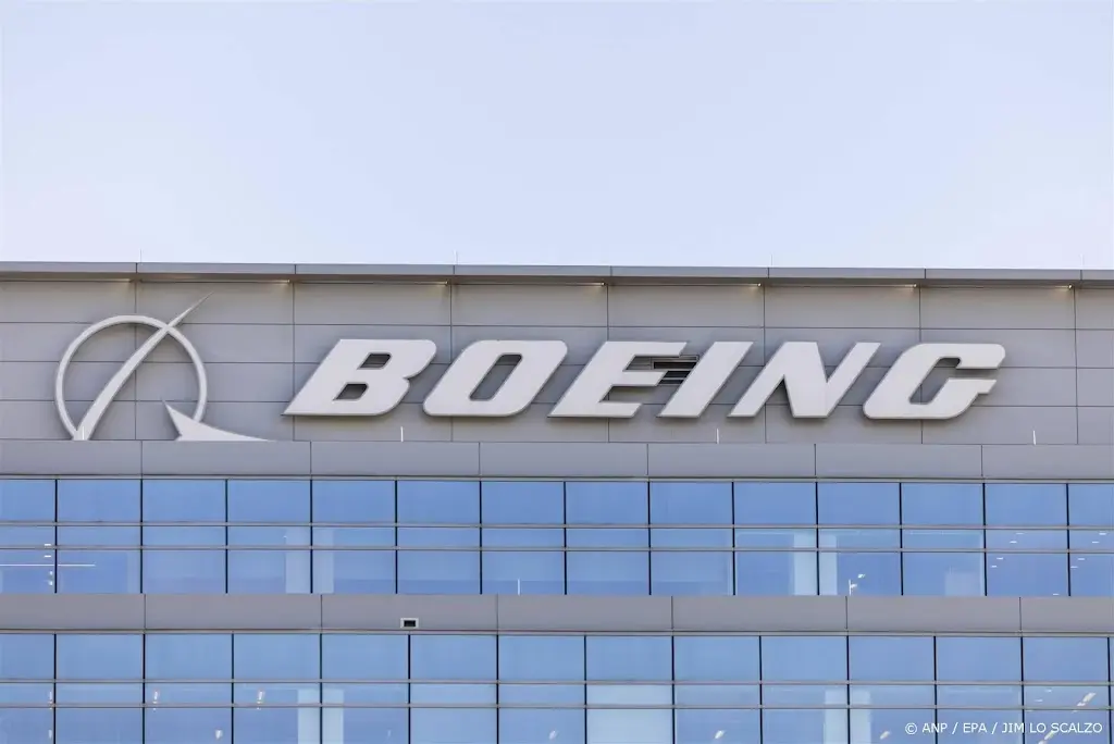 Bouten leken te ontbreken bij losgeraakt Boeing-deurpaneel