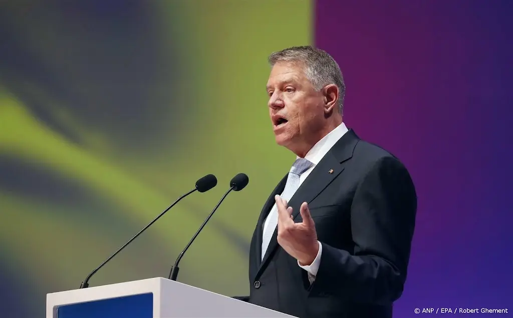 Roemeense president Iohannis meldt zich als concurrent voor Rutte bij de NAVO