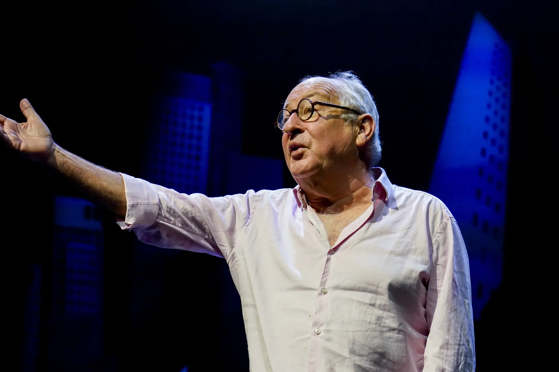 Youp van 't Hek was 'zeer verdrietig' door afbreken show Bron