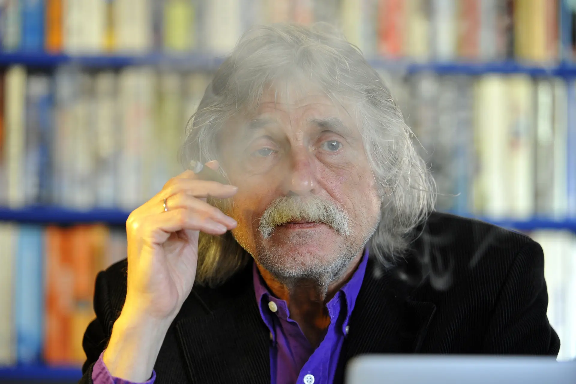 Is Johan Derksen antisemiet? 'Joden moeten niet zo zeuren'